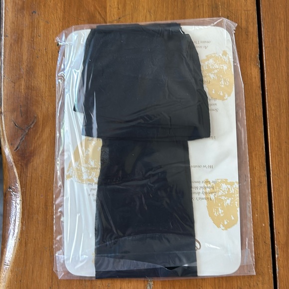 VICTORIA’S SECRET Jet Black Glamour Silky Sheers Stockings thigh-highs Sz M NWT - Picture 4 of 4